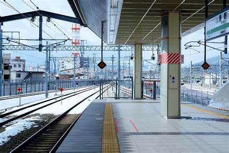 大宮駅から長野駅：鉄道旅の魅力とその周辺の考察