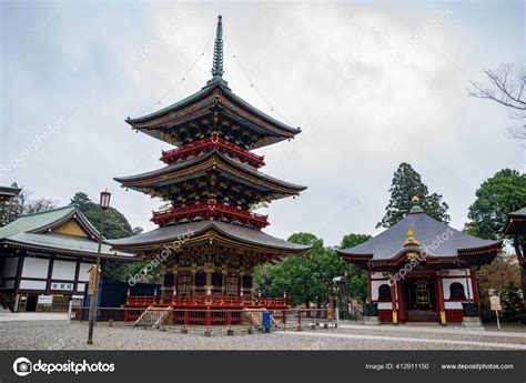 成田山新勝寺 駐車場 無料 ～なぜ無料駐車場が参拝者の心を掴むのか？～